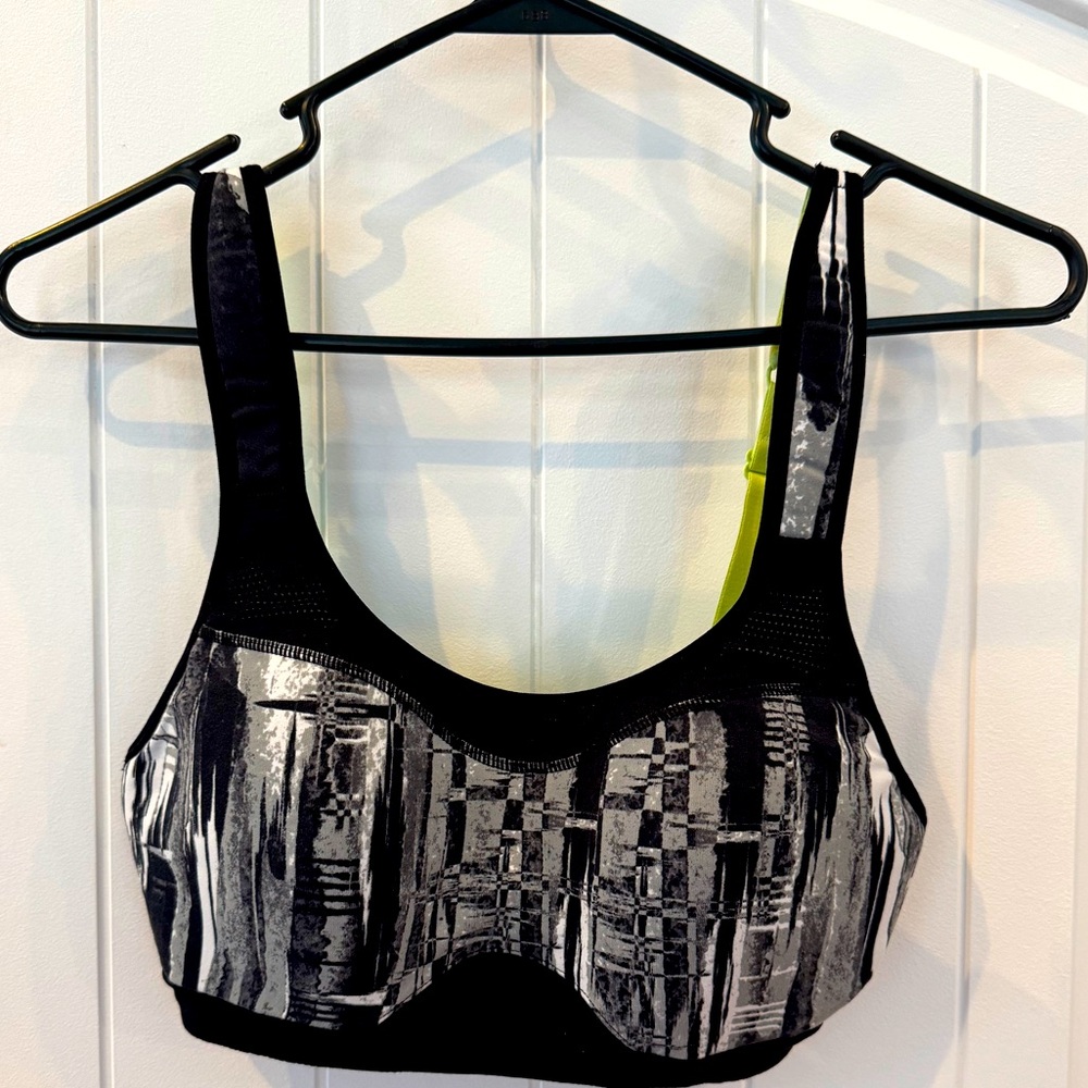 Asics black/white/gray/lime convertible back sports bra size medium